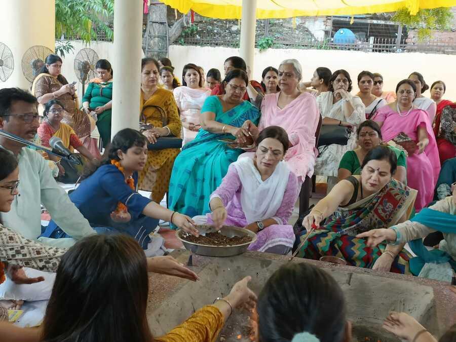 KL Mehta Dayanand College for Women Faridabad Inauguration Havan photo 2